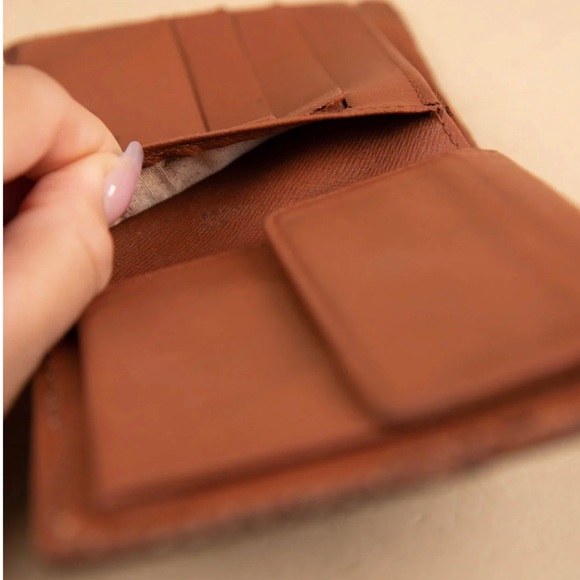 Louis Vuitton Monogram Multiple Wallet - Picture 4 of 9